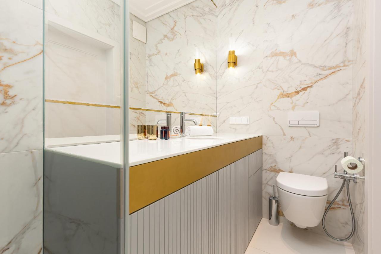 Mennica Residence Central Apartment By Renters Prestige Варшава Екстериор снимка