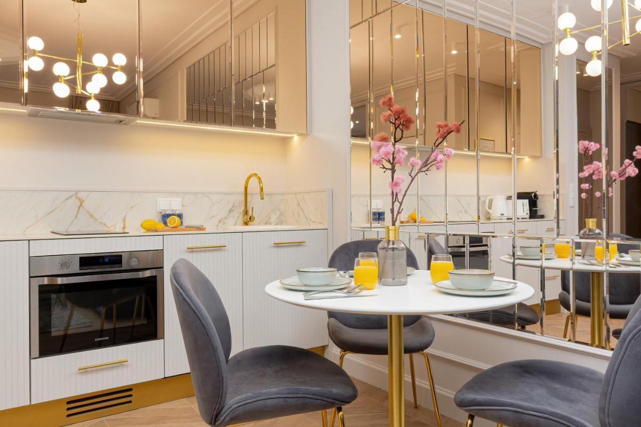 Mennica Residence Central Apartment By Renters Prestige Варшава Екстериор снимка