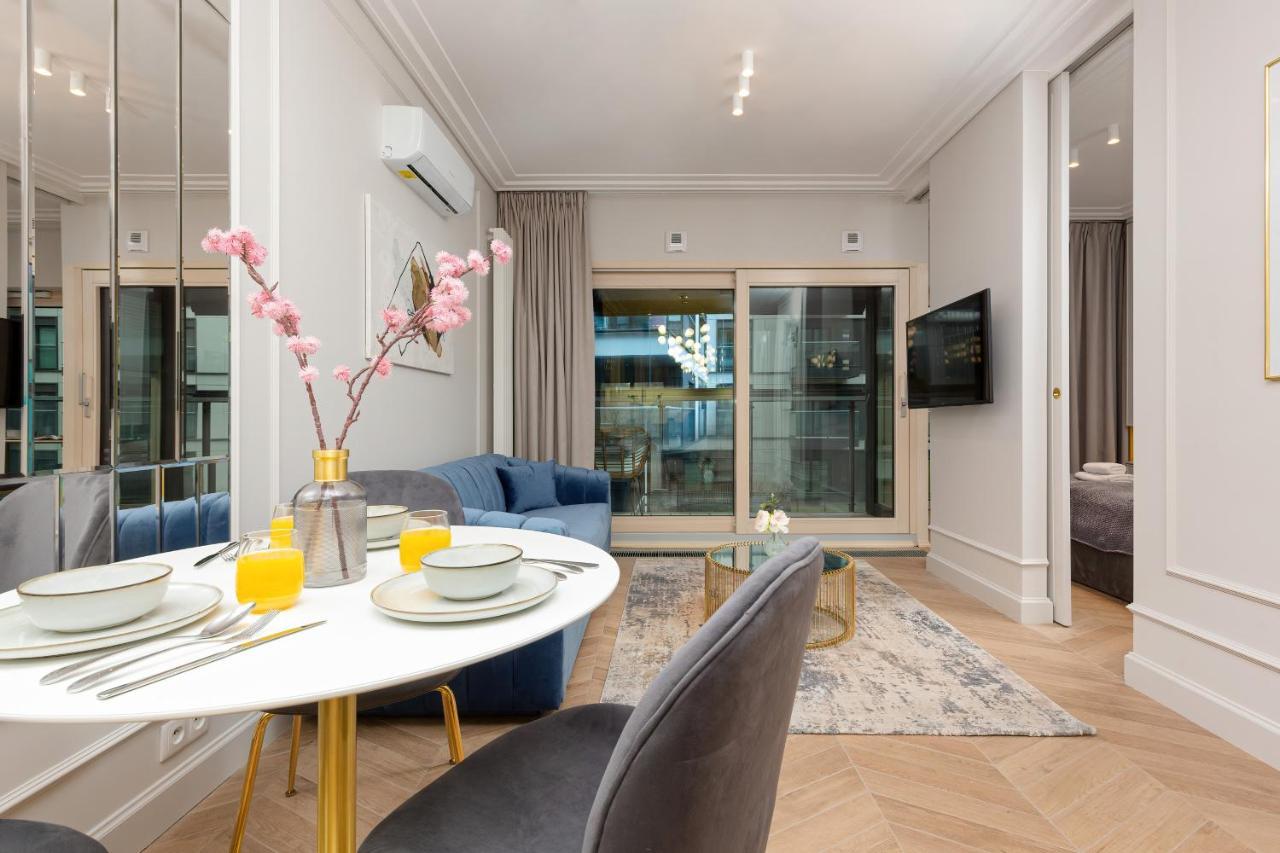 Mennica Residence Central Apartment By Renters Prestige Варшава Екстериор снимка