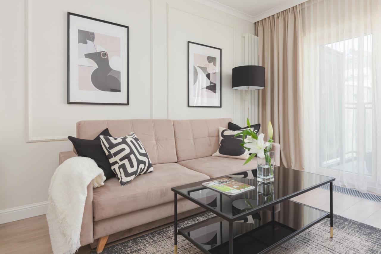 Mennica Residence Central Apartment By Renters Prestige Варшава Екстериор снимка