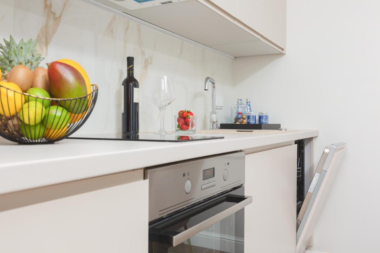 Mennica Residence Central Apartment By Renters Prestige Варшава Екстериор снимка
