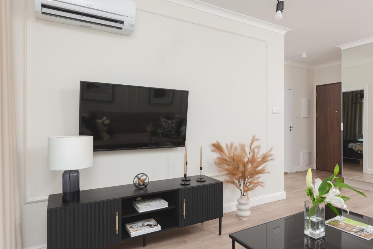 Mennica Residence Central Apartment By Renters Prestige Варшава Екстериор снимка