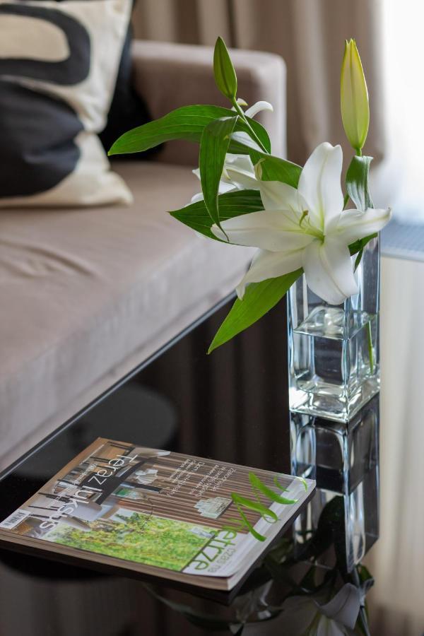 Mennica Residence Central Apartment By Renters Prestige Варшава Екстериор снимка